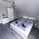 Ml 81 Apartamento *