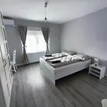 Apartamento Ml 81 *