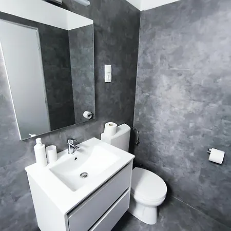 Ml 81 Apartment *