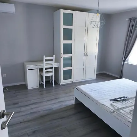 Ml 81 Apartment *